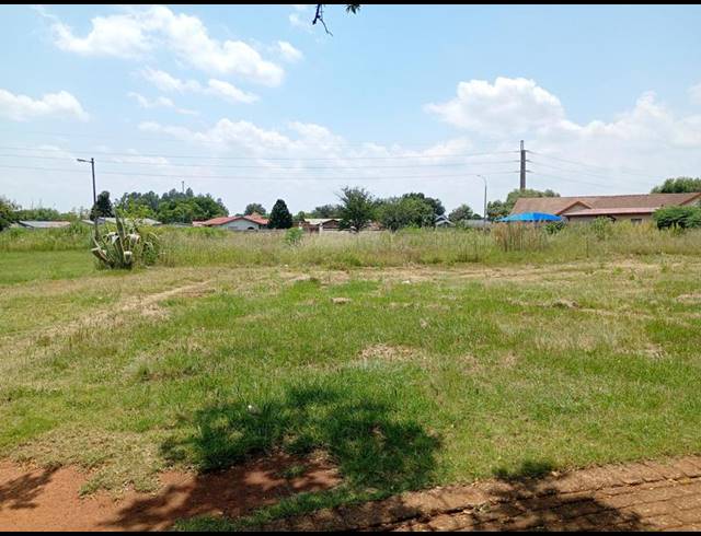 LAND FOR SALE IN CARLETONVILLE